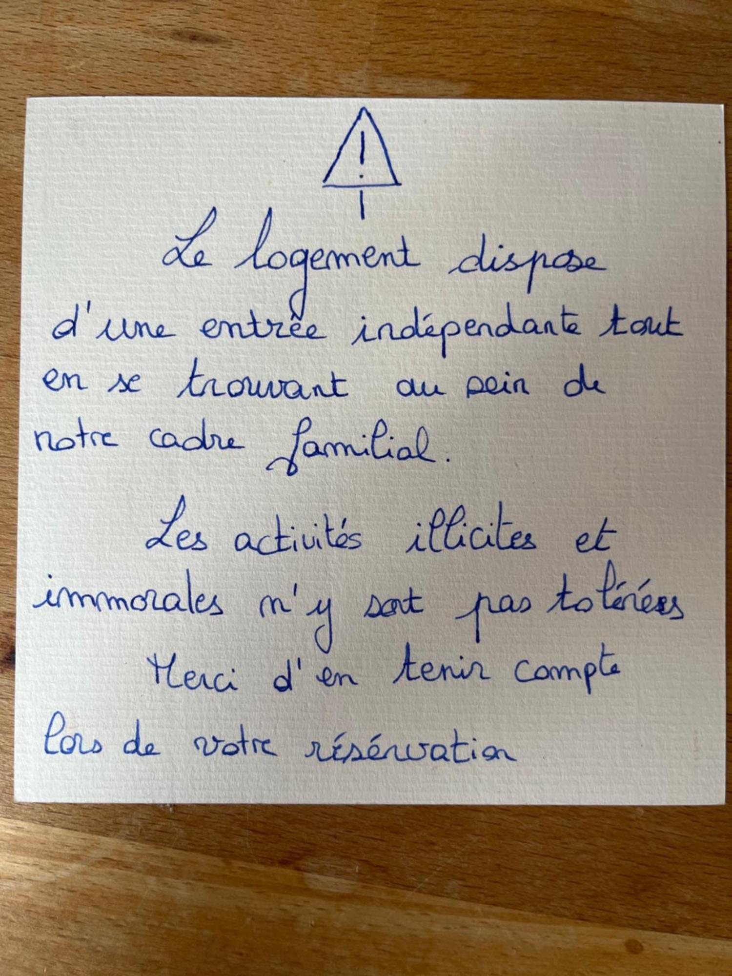 Au Pied Du Beffroi Apartamento Arras Exterior foto